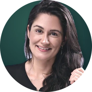 Retrato da nutricionista Larissa Malandrino, convidada do encontro de outubro do iHistamina
